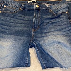 Celebrity Pink Jean Capris